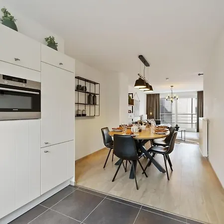 Beautiful Bel-etage In * Blankenberge