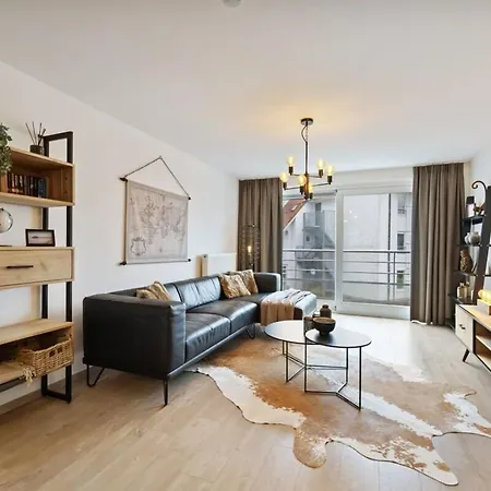 Beautiful Bel-etage In アパート *