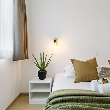 Beautiful Bel-etage In