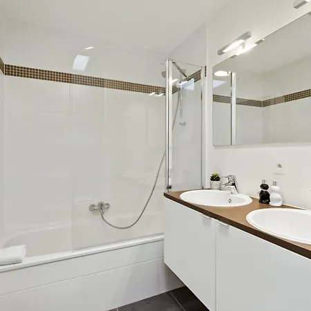 Beautiful Bel-etage In *