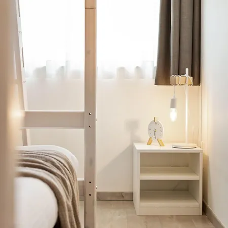 Beautiful Bel-etage In *