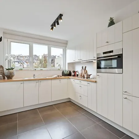 Beautiful Bel-etage In Apartman *
